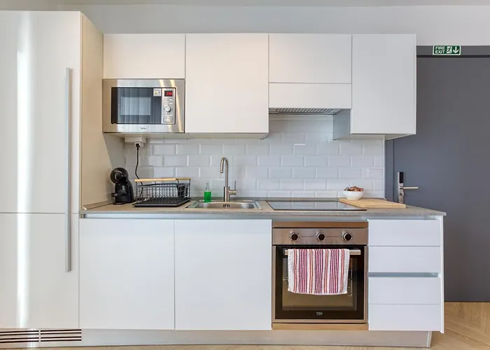 Luxury By Beyond Air With Shared Rooftop Pool & Bbq