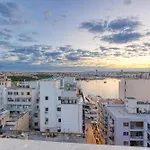 Luxury By Beyond Air With Shared Rooftop Pool & Bbq *