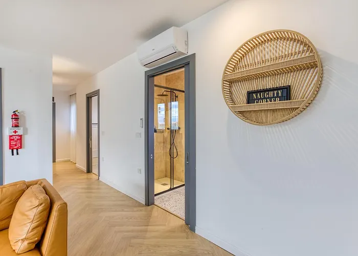 Luxury By Beyond Air With Shared Rooftop Pool & Bbq Σλιέμα