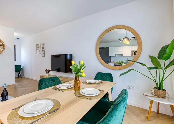 Luxury By Beyond Air With Shared Rooftop Pool & Bbq