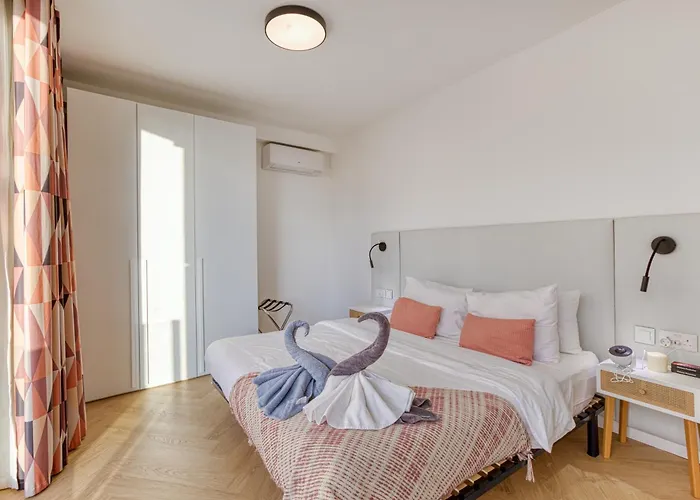 Luxury By Beyond Air With Shared Rooftop Pool & Bbq * Sliema