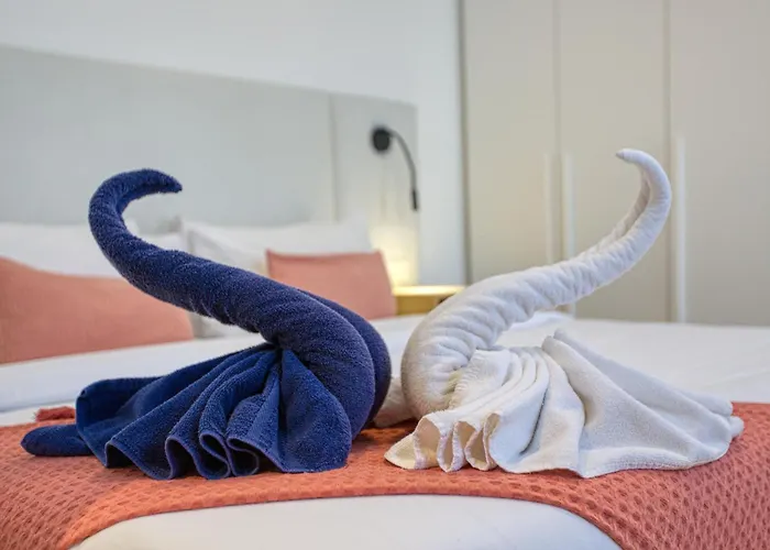 Luxury By Beyond Air With Shared Rooftop Pool & Bbq