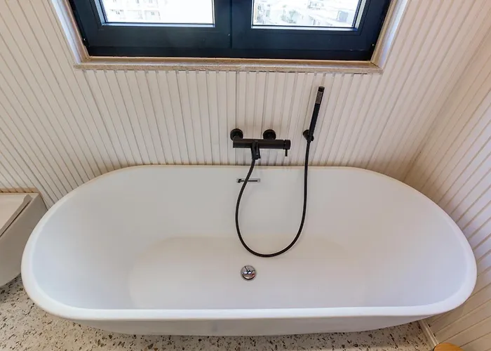 Luxury By Beyond Air With Shared Rooftop Pool & Bbq Σλιέμα