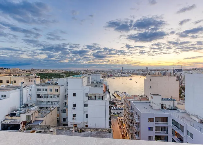 Luxury By Beyond Air With Shared Rooftop Pool & Bbq *