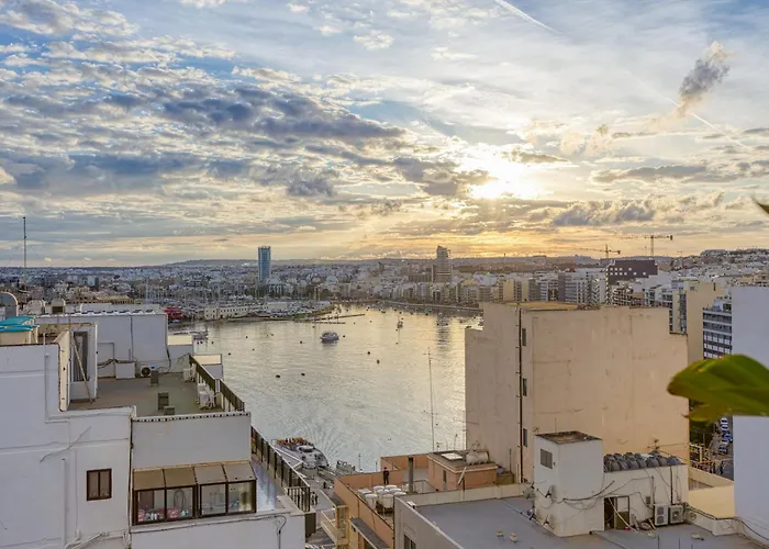 Luxury By Beyond Air With Shared Rooftop Pool & Bbq * Sliema