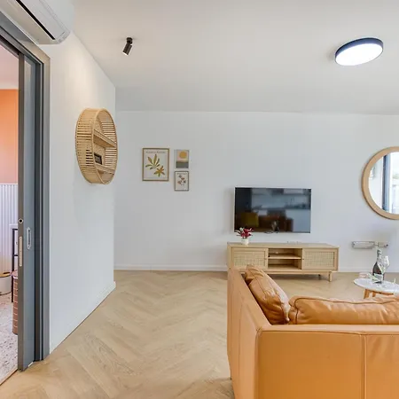 Luxury By Beyond Air With Shared Rooftop Pool & Bbq Apartment *