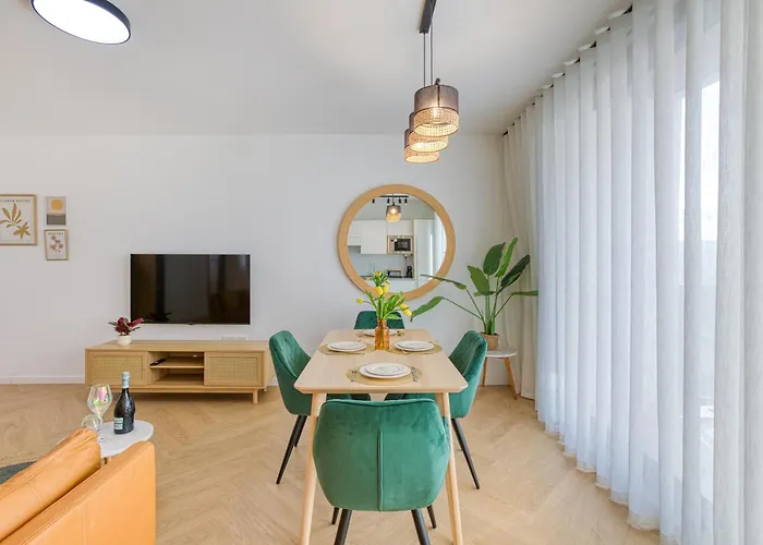 Luxury By Beyond Air With Shared Rooftop Pool & Bbq Apartment *