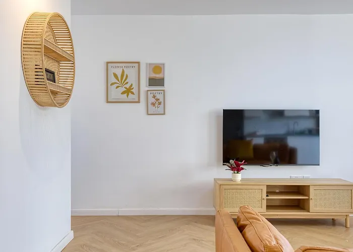 Luxury By Beyond Air With Shared Rooftop Pool & Bbq Apartment