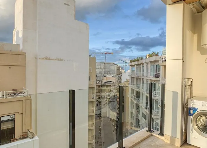 Apartment Luxury By Beyond Air With Shared Rooftop Pool & Bbq Sliema