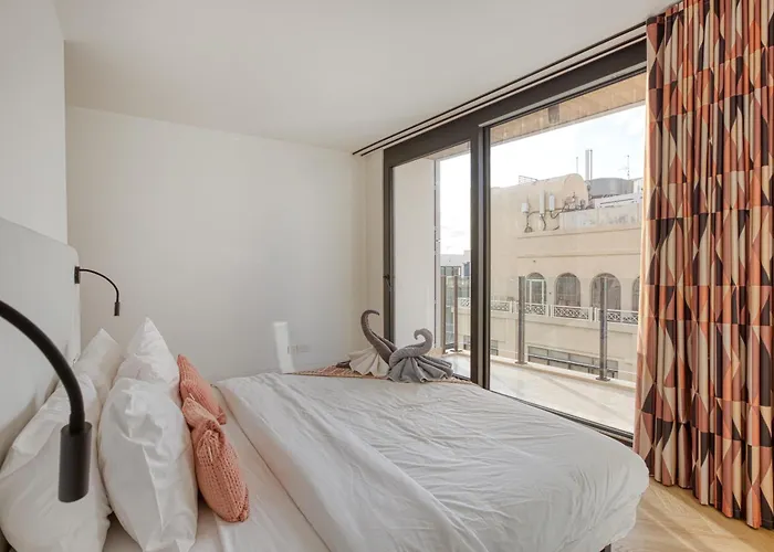 Luxury By Beyond Air With Shared Rooftop Pool & Bbq * Sliema