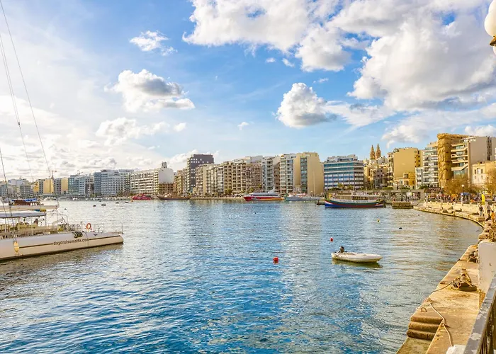 Luxury By Beyond Air With Shared Rooftop Pool & Bbq Apartment